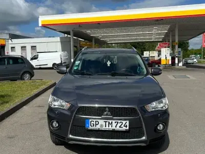 Begagnad Mitsubishi Outlander Instyle 156 HK (114 kW) 2010 Grå SUV