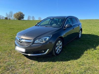 Usado Opel Insignia Innovation 163 HP (119 kW) 2015 Andere farben Carrinha