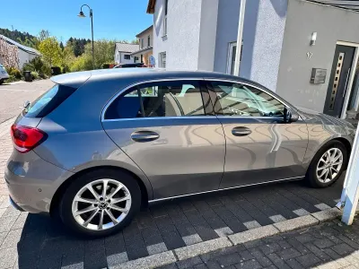 Gebraucht Mercedes A250 224 PS (164 kW) 2018 Grau Limousine