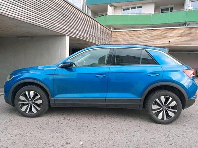 Usata VW T-Roc 150 CV (110 kW) 2024 Blu SUV