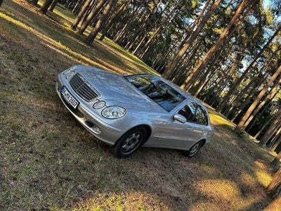 Mercedes E200