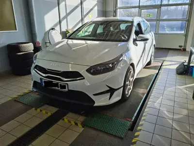 Używany Kia Ceed Sportswagon Spirit 160 KM (117 kW) 2022 Biały Kombi