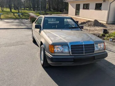 Używany Mercedes 230 132 KM (97 kW) 1988 Złoty Coupe