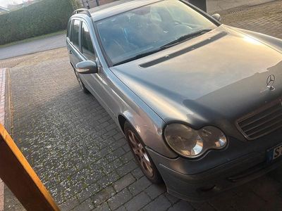 Gebraucht Mercedes C220 140 PS (102 kW) 2005 Grau Kombi