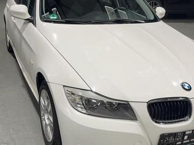 Gebraucht BMW 320 184 PS (135 kW) 2010 Weiß Kombi