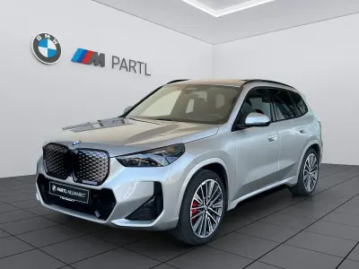 Neu BMW iX1 Performance 230 kW (313 PS) 2026 Spacesilber SUV