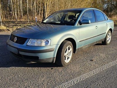 Second-hand VW Passat Basis 125 CP (91 kW) 2000 Berlinǎ