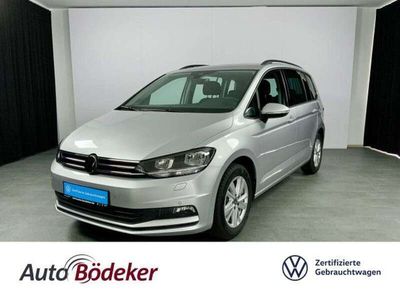 Reflexsilber Gebraucht 2023 VW Touran Comfortline Van / Kleinbus | 34.990 € (Etwas zu teuer)