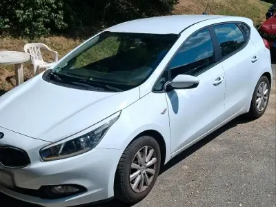 Gebraucht Kia Ceed 100 PS (73 kW) 2012 Weiß Kleinwagen