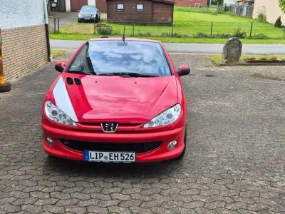 Gebraucht Peugeot 206 CC Sport 109 PS (80 kW) 2005 Rot Cabrio