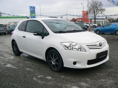Gebraucht Toyota Auris Basis 99 PS (72 kW) 2012 Weiß Limousine