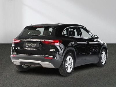 Gebraucht Mercedes GLA200 163 PS (119 kW) 2024 Unilack nachtschwarz SUV