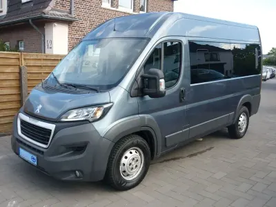 Gebraucht Peugeot Boxer 163 PS (119 kW) 2017 Eisengrau/metallic Van