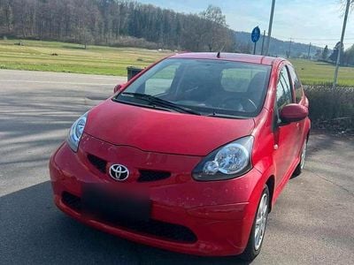 Gebraucht Toyota Aygo 68 PS (50 kW) 2008 Rot Kleinwagen