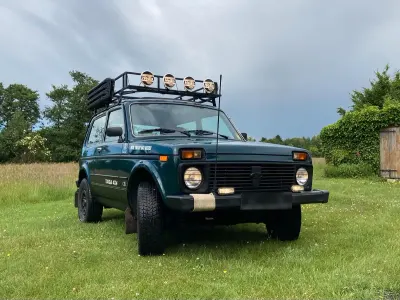 Gebraucht Lada niva 82 PS (60 kW) 2009 Grün SUV