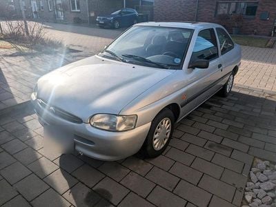 Gebraucht 1995 Ford Escort Kleinwagen | 1.900 €
