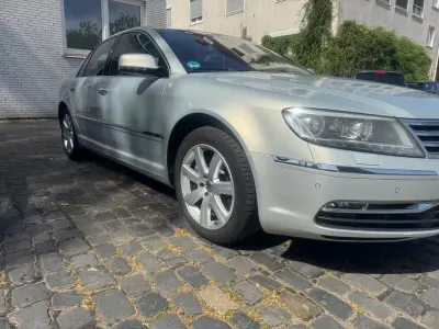 Gebraucht VW Phaeton 239 PS (175 kW) 2011 Silber Limousine
