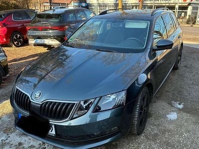 Grau Gebraucht 2017 Skoda Octavia Ambition Kombi | 15.500 € (Fairer Preis)