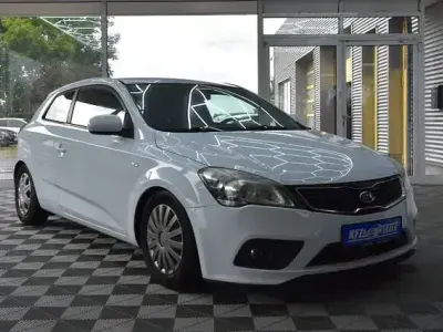 Gebraucht Kia Ceed 128 PS (94 kW) 2012 Weiß Kleinwagen