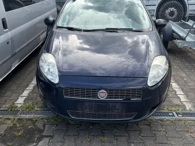 Gebraucht Fiat Grande Punto 65 PS (47 kW) 2009 Schwarz Kleinwagen