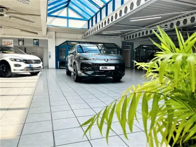 Neu VW T-Roc R-line 150 PS (110 kW) 2026 Grau SUV