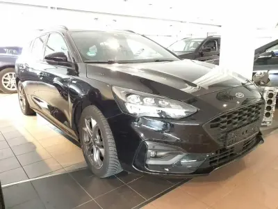 Gebraucht Ford Focus ST-Line 125 PS (91 kW) 2021 Schwarz Kombi