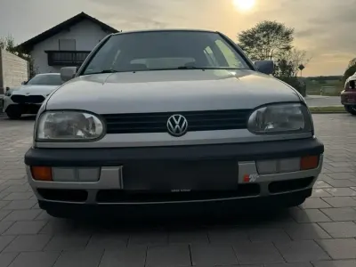 Gebraucht VW Golf III 75 PS (55 kW) 1993 Silber Kleinwagen