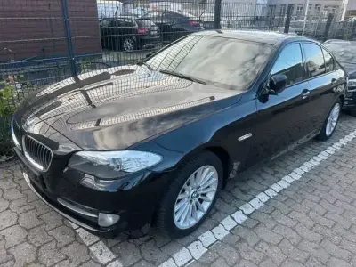 Używany BMW 520 Shadowline 184 KM (135 kW) 2011 Czarny Sedan/Limuzyna