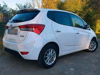 Second-hand Hyundai ix20 Edition 125 CP (91 kW) 2015 Alb Hatchback