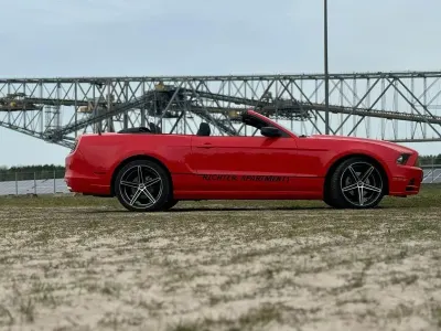 Gebraucht Ford Mustang 350 PS (257 kW) 2013 Rot Cabrio