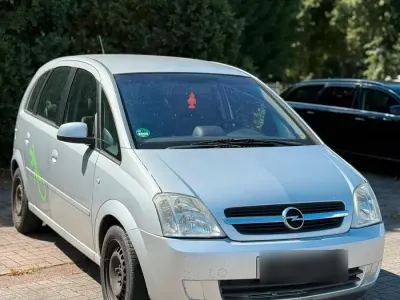 Gebraucht Opel Meriva 89 PS (65 kW) 2005 Silber Van / Kleinbus
