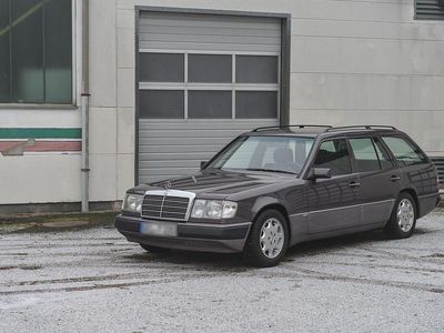 Gebraucht Mercedes 220 150 PS (110 kW) 1993 Kombi