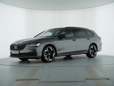 Gebraucht Skoda Superb SportLine 204 PS (150 kW) 2025 Graphitegrau metallic Kombi