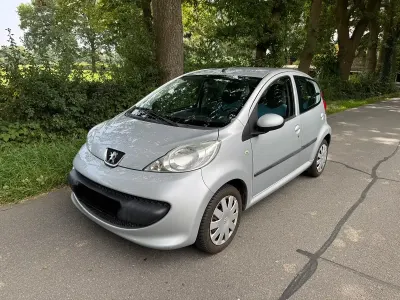 Occasion Peugeot 107 68 PK (50 kW) 2008 Zilver Hatchback