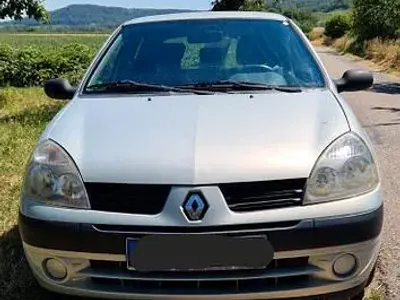 Gebraucht Renault Clio II 75 PS (55 kW) 2004 Silber Limousine