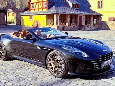 Gebraucht Aston Martin DB12 680 PS (500 kW) 2024 Grün Cabrio