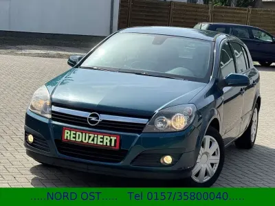 Gebraucht Opel Astra Edition 105 PS (77 kW) 2007 Grün Limousine