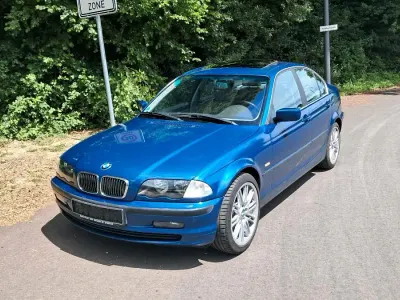 Gebraucht BMW 325 192 PS (141 kW) 2000 Blau Limousine