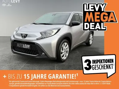Gebraucht Toyota Aygo X X-play 72 PS (52 kW) 2022 Shimmering silver metallic SUV