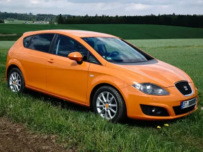 Używany Seat Leon Style 125 KM (91 kW) 2010 Pomarańczowy Hatchback