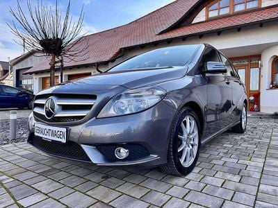 Gebraucht Mercedes B200 156 PS (114 kW) 2012 Silber Van / Kleinbus