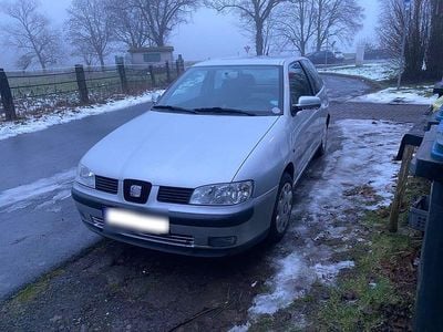 Second-hand Seat Ibiza 101 CP (74 kW) 2000 Argintiu Hatchback