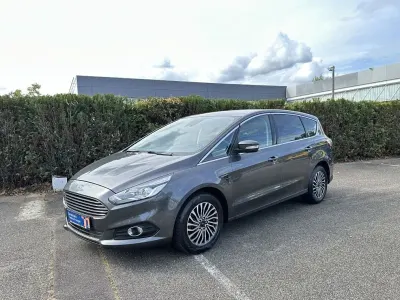 Gebraucht Ford S-MAX Titanium 190 PS (139 kW) 2019 Magnetic Van / Kleinbus
