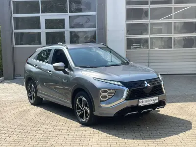 Gebraucht Mitsubishi Eclipse Cross Plus 98 PS (72 kW) 2022 Platinumgrau (m) SUV