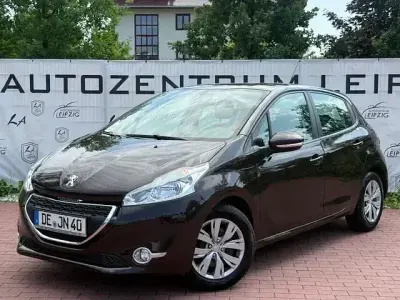 Gebraucht Peugeot 208 Active 82 PS (60 kW) 2013 Violet Kleinwagen