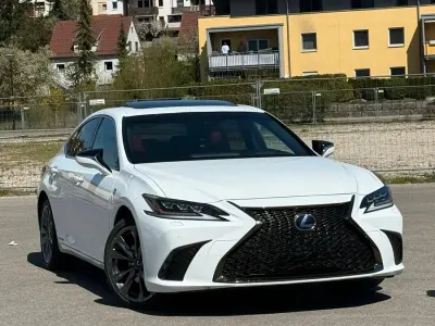 Gebraucht Lexus ES300H Executive Line 218 PS (160 kW) 2021 Weiß Limousine