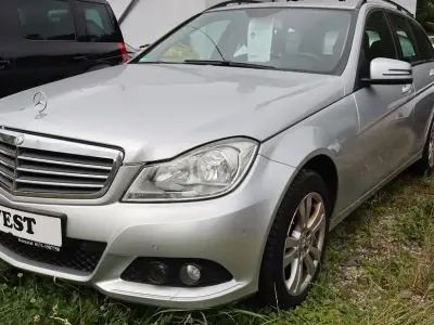 Gebraucht Mercedes C180 120 PS (88 kW) 2013 Silber Limousine