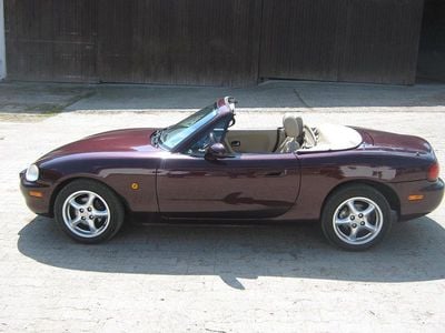 Second-hand Mazda MX5 110 CP (80 kW) 2000 Roșu Cabrio