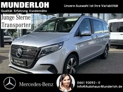 Gebraucht Mercedes V220 Avantgarde 163 PS (119 kW) 2024 Pastellblau Van / Kleinbus