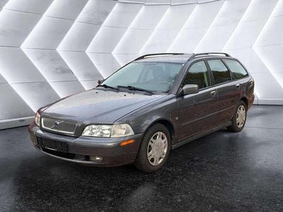 Second-hand Volvo V40 Comfort 122 CP (89 kW) 2003 Gri Break